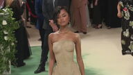 La alfombra verde de la Gala MET vuelve a convertirse en una pasarela de impresionantes e imposibles vestidos