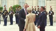Felipe VI asiste a la recepción ofrecida por Emmanuel Macron en el Elíseo